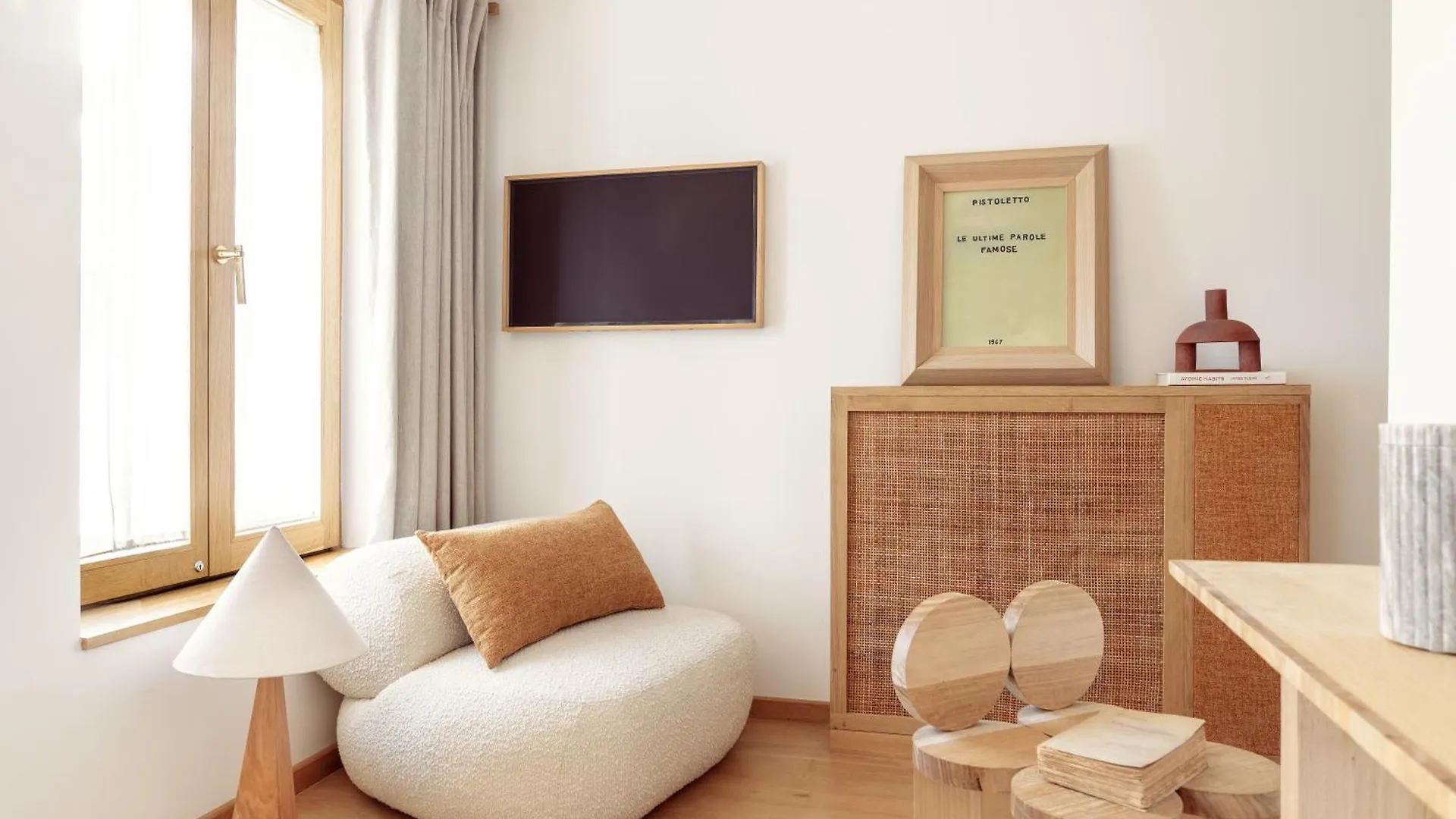 Hotel Elysee Montmartre 4*
