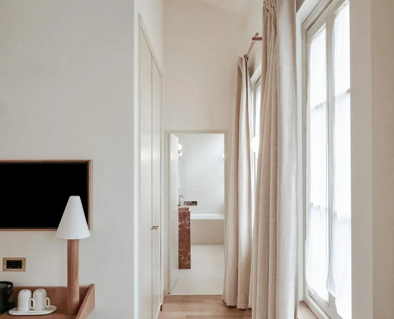 Elysee Montmartre 4*