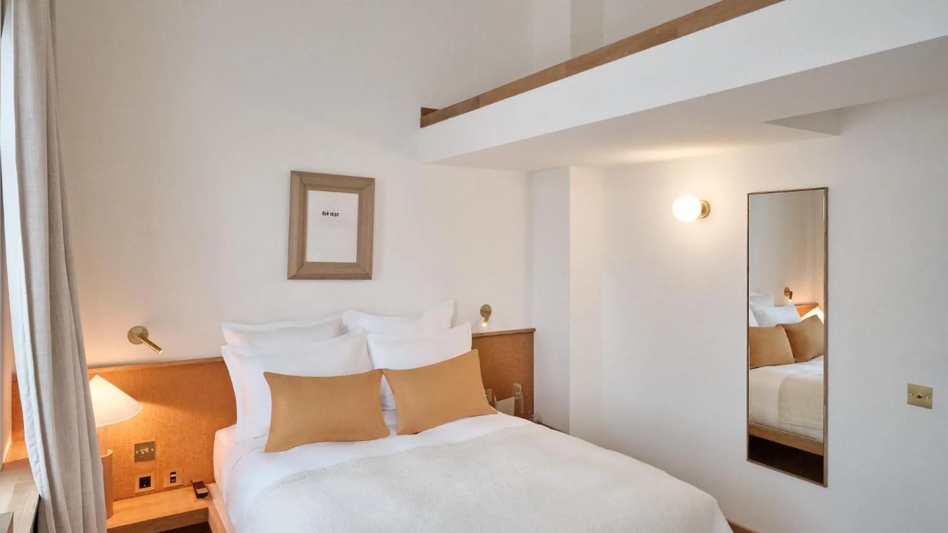 Elysee Montmartre Hotel